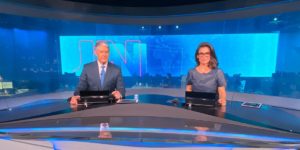 William Bonner e Renata Vasconcellos na bancada do Jornal Nacional, um dos produtos mais caros da televisão (Foto: Reprodução / TV Globo)