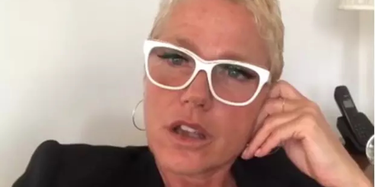 Xuxa se mostrou revoltada com cantora gospel (Foto: Reprodução)