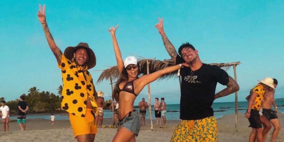 Foto de Neymar, Isabella Arantes e Gabriel Medina se tornou motivo de piada (Foto: Reprodução/Instagram)