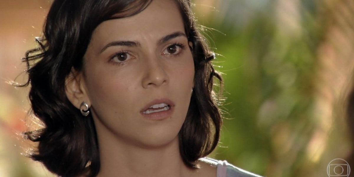 Mila chocada em cena da novela Flor do Caribe