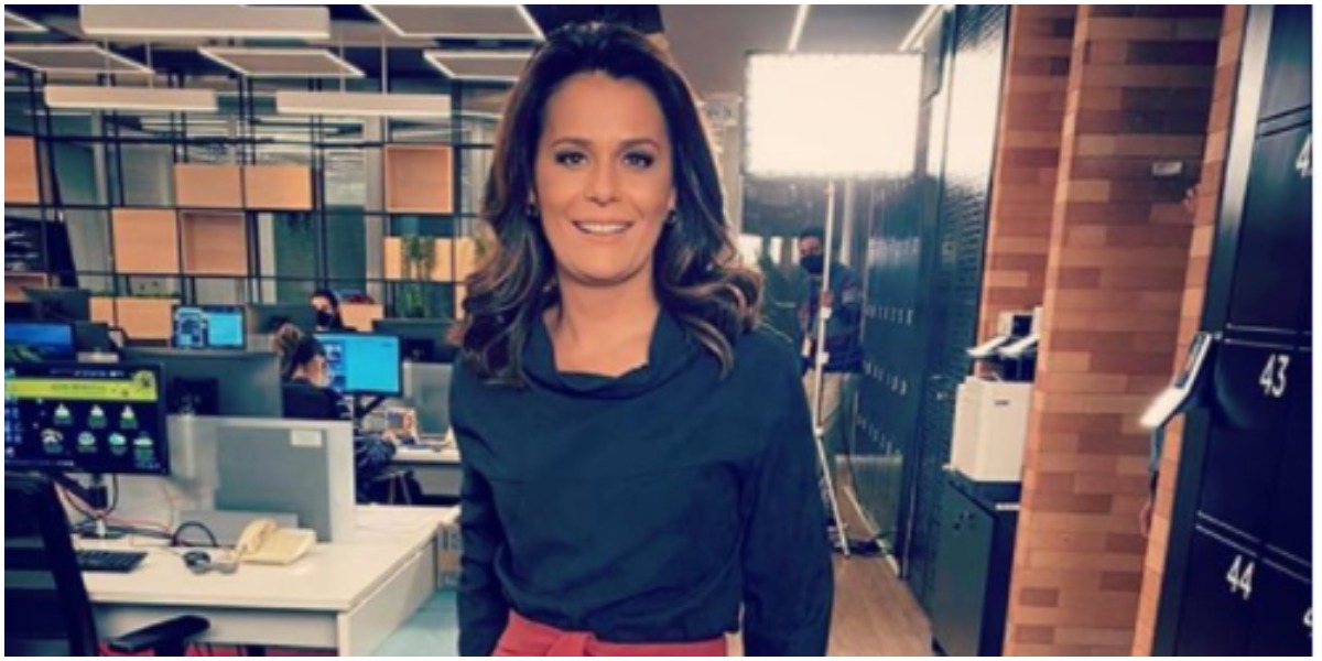 Adriana Araújo mostra tatuagem nas costas (Foto: Reprodução)