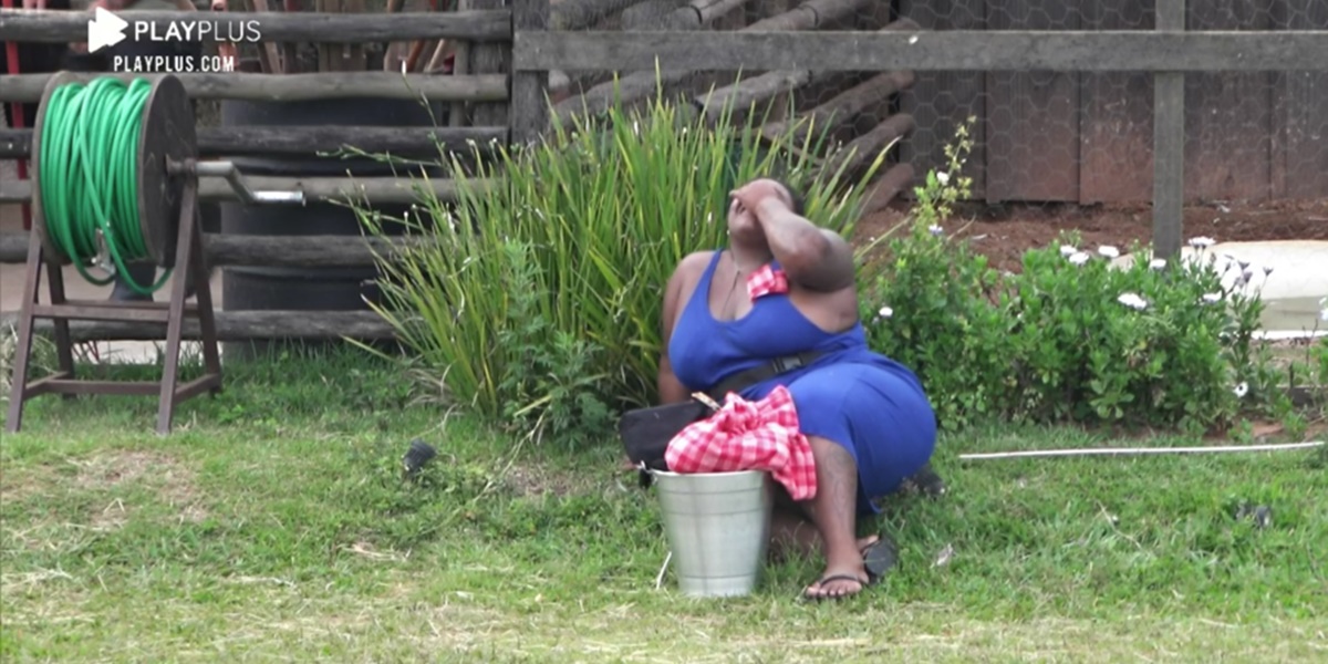 Jojo Todynho levou tombo em A Fazenda 12 (Foto: Reprodução)