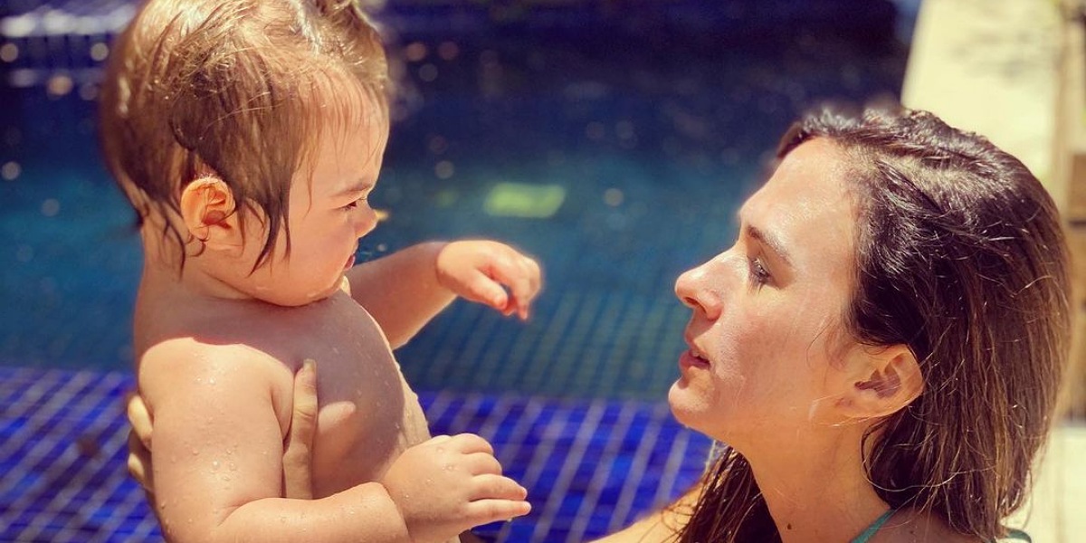 Em live com Ingrid Guimarães, Tatá Werneck fala sobre a filha Clara Maria (Foto: Reprodução/Instagram)