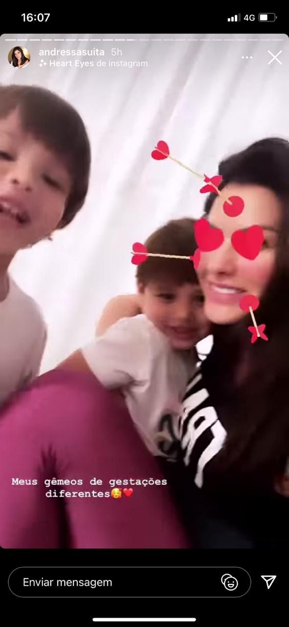 Andressa Suita brinca com os filhos (Reprodução)