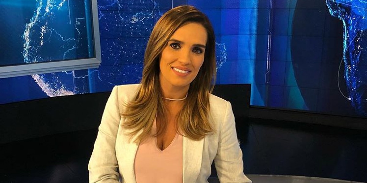 Karyn Bravo é apresentadora do "Jornal da Cultura" (Foto: Reprodução)