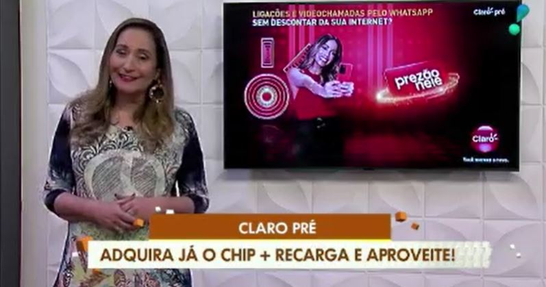 Anitta apareceu no programa de Sonia Abrão (Foto: Reprodução/RedeTV!)