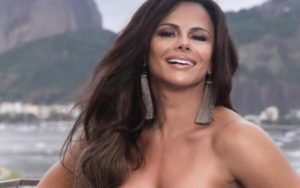 Viviane Araújo surpreende com boa forma (Foto: Divulgação)