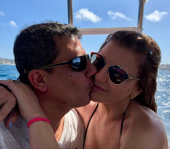 Tom Veiga com ex-mulher em Arraial do Cabo (Foto: Reprodução / Instagram)