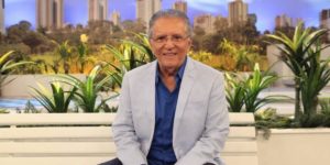 Carlos Alberto de Nóbrega passou por fase depressiva após ser tirado da TV (Foto: Reprodução / SBT)