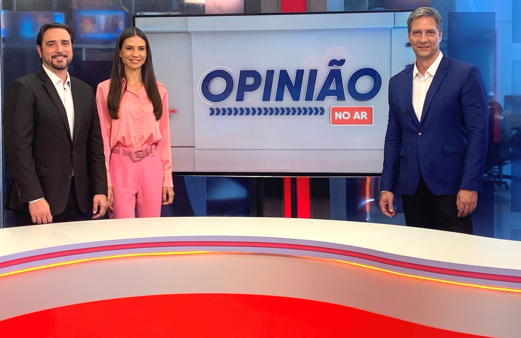 Lacombe e seu equipe na RedeTV (Foto reprodução) 