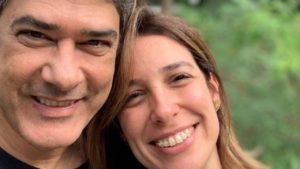 William Bonner e a esposa, a médica fisioterapeuta Natasha Dantas, com quem é casado desde 2018 (Foto: Reprodução)