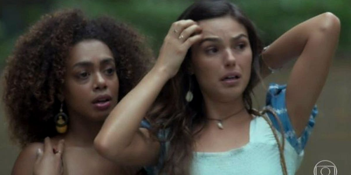 Ritinha, mulher branca, e Marilda, mulher preta, em cena da novela A Força do Querer com expressões de desespero