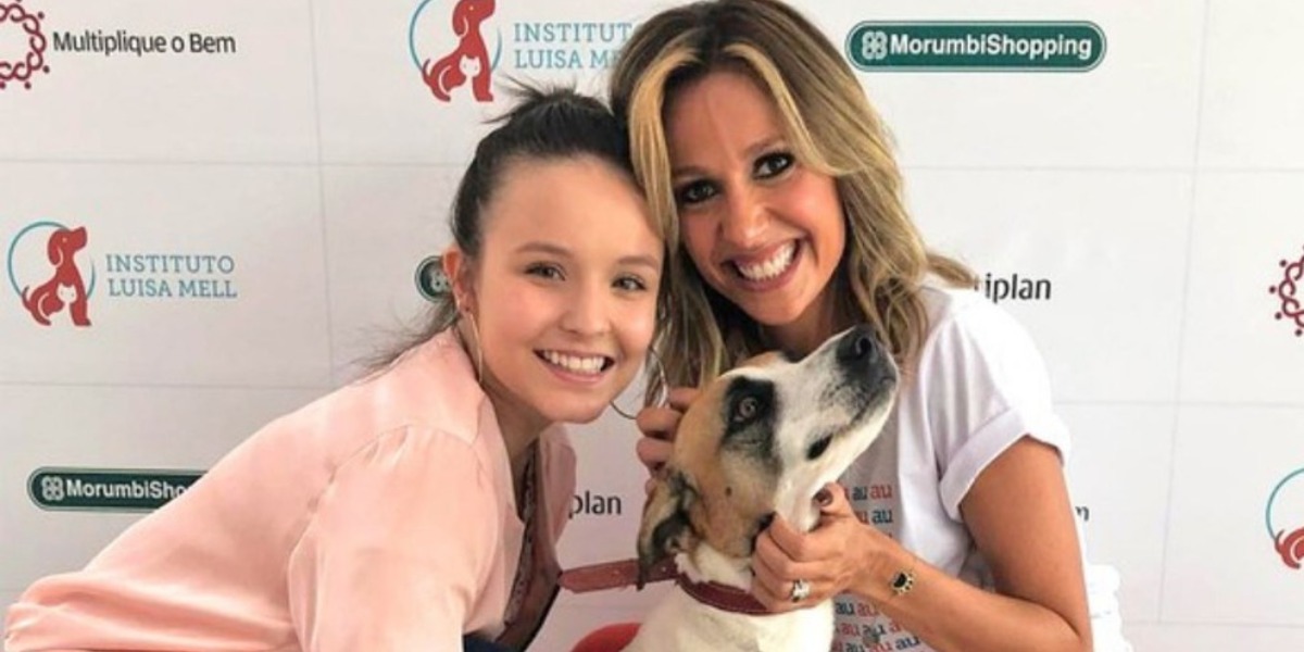 Larissa Manoela, Luisa Mell e cachorrinha (Foto: Reprodução)