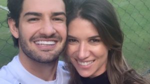 Pato e Rebeca Abravanel estão juntos desde 2018: (Foto: Reprodução/Instagram)