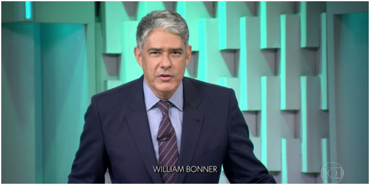 William Bonner anuncia despedida do Jornal Nacional junto de Renata (Foto: Reprodução)