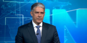 O apresentador e editor-chefe do Jornal Nacional, William Bonner tem perdido telespectadores contra a Record (Foto: Reprodução / TV Globo)