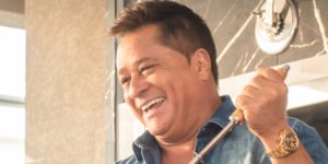 Leonardo ficou feliz com a chegada da vacina e levou bronca de Poliana Rocha (Foto: Reprodução/Instagram)