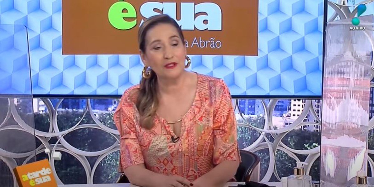 Sonia Abrão no "A Tarde é Sua" de hoje (Foto: Reprodução/RedeTV!)