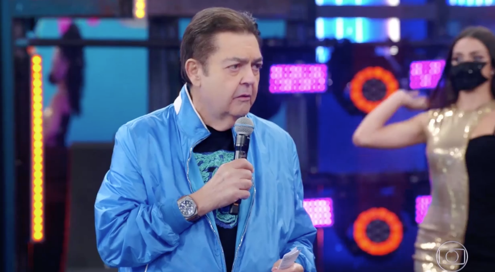 Faustão no comando do Domingão do Faustão (Foto reprodução)