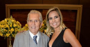 Carlos Alberto de Nóbrega e a esposa, Renata Domingues (Foto: Reprodução)