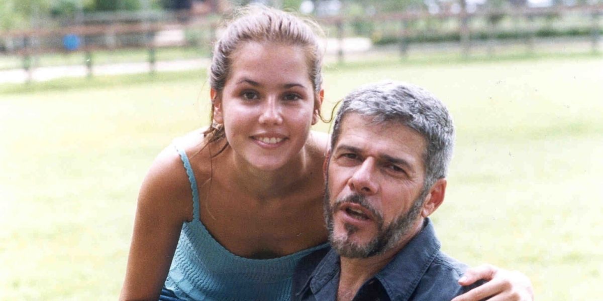 Íris (Deborah Secco), Pedro (José Mayer), em Laços de Família (Foto: Reprodução)