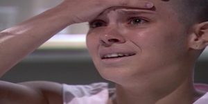 Camila ficará desesperada em Laços de Família (Foto: Reprodução/Globo)