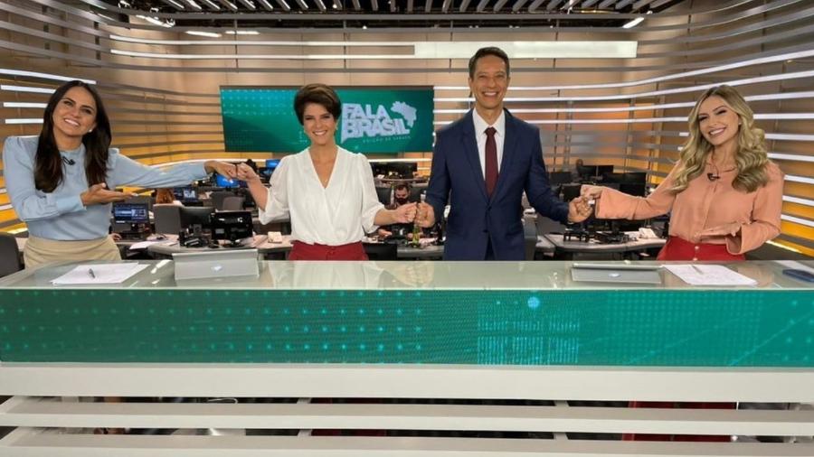 Carla Cecato, Mariana Godoy, Sérgio Aguiar e Thalita Oliveira na bancada do Fala Brasil (Foto: Reprodução/ Instagram)