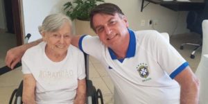 Imagem do post Mãe de Bolsonaro, aos 94 anos, é internada em hospital e gera uma onda de preocupação