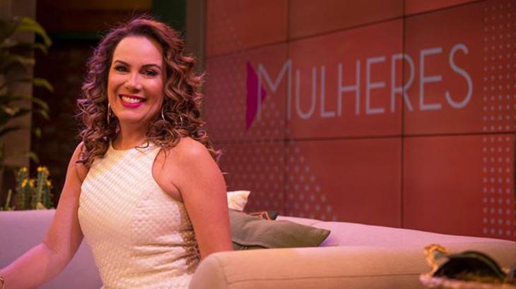 Regina Volpato apresenta o "Mulheres" (Foto: Reprodução/Gazeta)