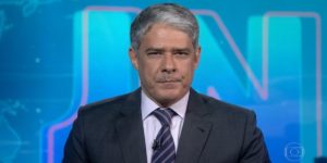 William Bonner se emocionou no encerramento ao vivo do Jornal Nacional (Foto: Reprodução / TV Globo)