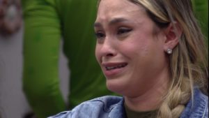 Sarah ficou inconsolável após a formação do paredão no BBB21 (Foto: Reprodução)