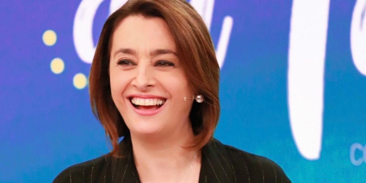 Catia Fonseca é apresentadora do "Melhor da Tarde" (Foto: Reprodução/Instagram)