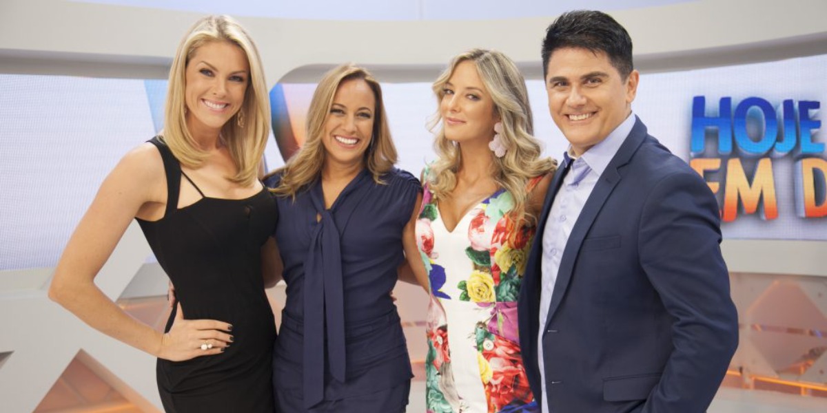 "Hoje em Dia" é apresentado por Ana Hickmann, Renata Alves, Ticiane Pinheiro e César Filho (Foto: Divulgação/Record)