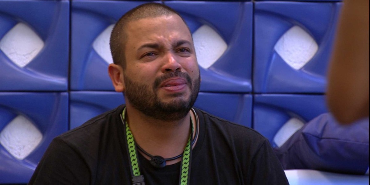 Projota cai no choro após eliminação do BBB21 (Foto: Reprodução)