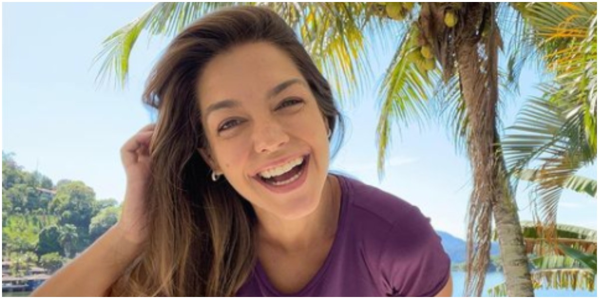 Thais Fersoza apareceu curtindo dia de praia nas redes sociais (Foto: Reprodução)