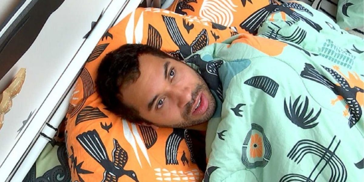 Gil na cama do BBB21 (Reprodução) 