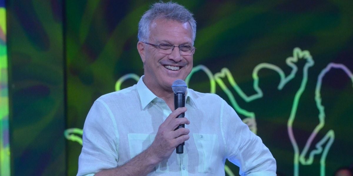 Pedro Bial no comando do BBB (Foto: Reprodução)