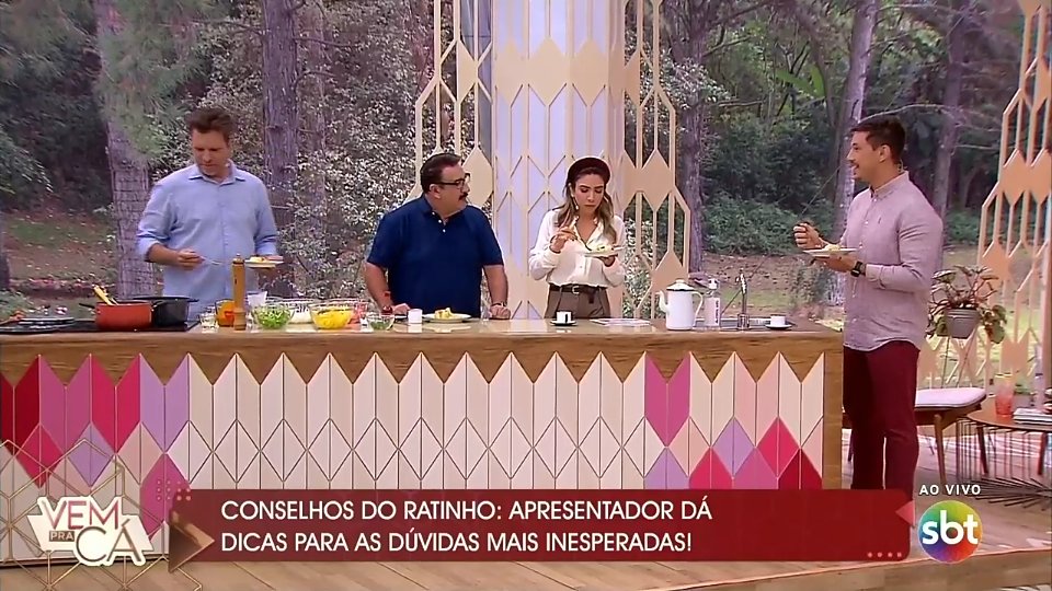 Carlos Bertolazzi, Ratinho, Patrícia Abravanel e Gabriel Cartolano no Vem Pra Cá, do SBT (Foto: Reprodução)