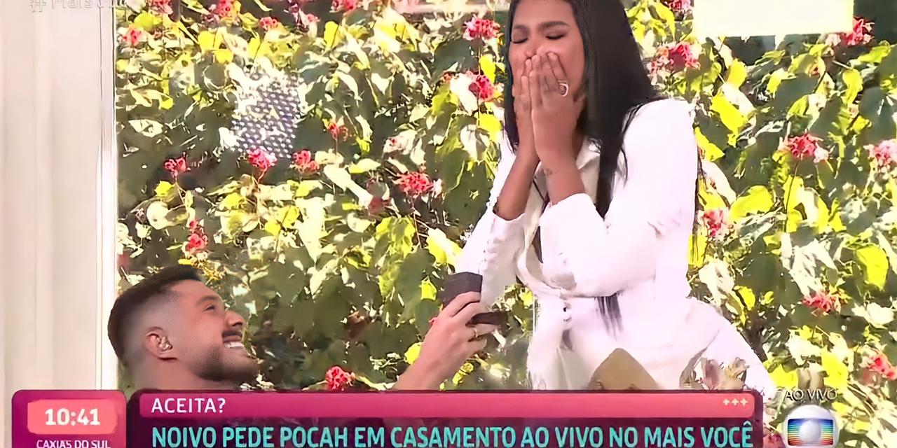 Pocah é pedida em casamento ao vivo (Reprodução) 