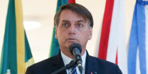 Imagem do post Bolsonaro ataca apresentadora da CNN Brasil, a insulta e Dilma acaba sendo envolvida na discussão: “Quadrúpede”