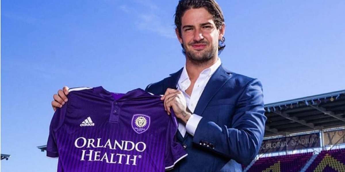 Pato fez pronunciamento após meses sem jogar futebol (Foto: Reprodução)