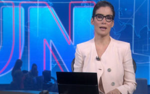 Renata Vasconcellos apresenta o Jornal Nacional na Rede Globo (Foto: Divulgação)