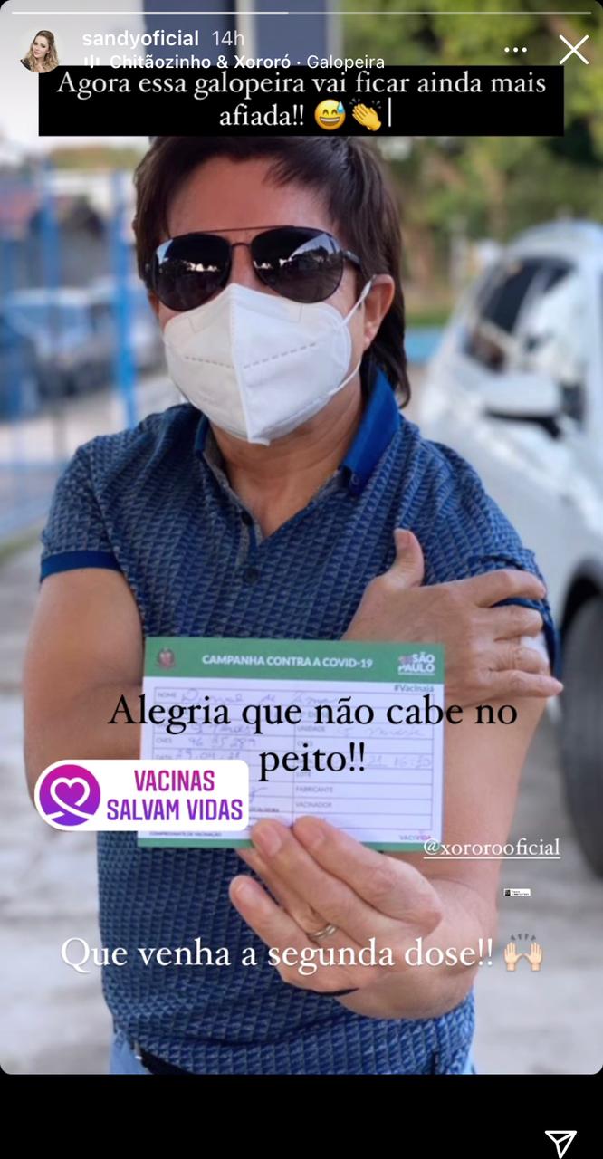 Sandy celebrou o fato do pai ter tomado a primeira dose contra a Covid-19 (Reprodução: Instagram)