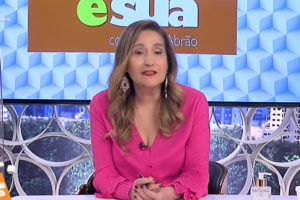 Sonia Abrão no programa A Tarde é Sua, na RedeTV! (Foto: Divulgação)