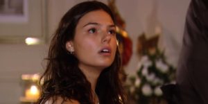 Marcela (Isis Valverde) vai ferrar Edgar (Caio Castro) em Ti-Ti-Ti (Foto: Reprodução/Globo)