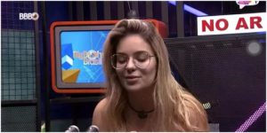 Durante raio-x, Viih Tube, que está emparedada no BBB, desabafou e fez um pedido para a mãe (Foto: Reproduçõ/ TV Globo)