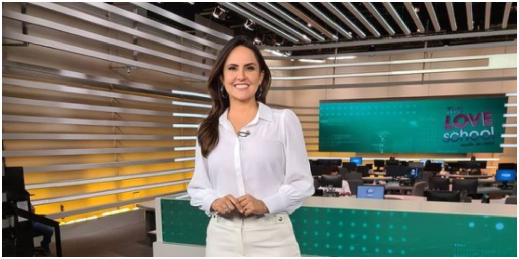 Carla Cecato foi demitida da Record após 16 anos de trabalho (Foto: Reprodução)