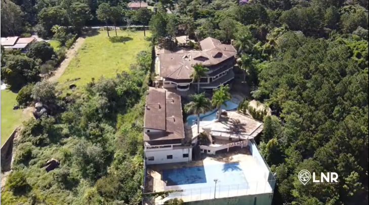 Jô Soares abandonou luxuosa mansão (Foto: Canal Lugares da Nossa Região)