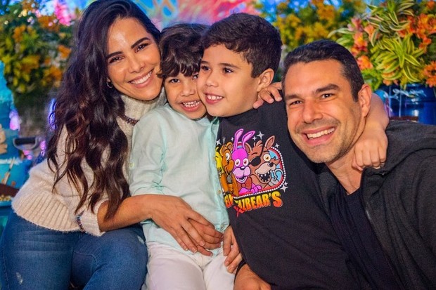 Wanessa Camargo, Marcus Buaiz e os filhos, José Marcus e João Francisco (Foto: Reprodução)