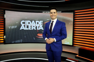 Luiz Bacci no comando do Cidade Alerta da Record TV (Foto: Reprodução/Instagram)